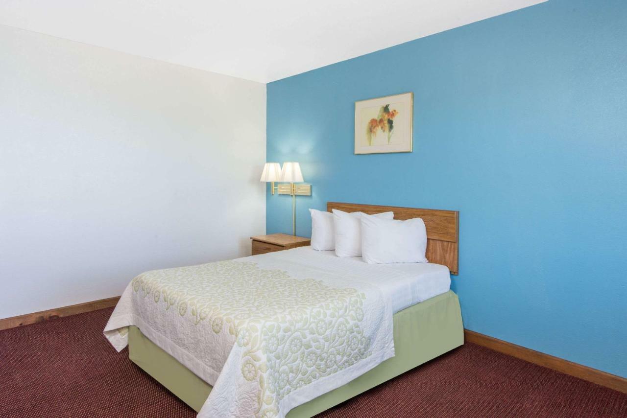 Days Inn By Wyndham Mountain Grove Εξωτερικό φωτογραφία