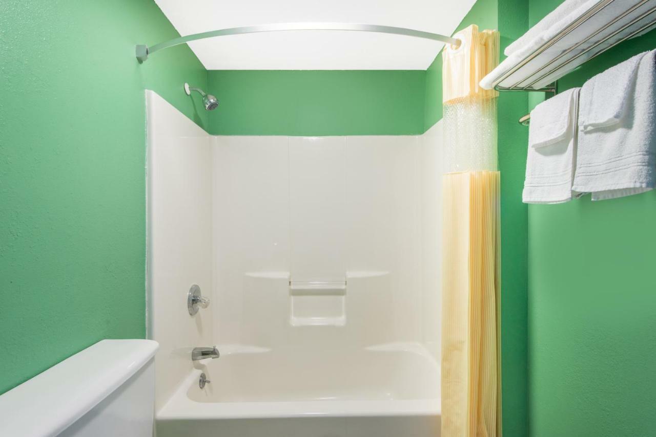 Days Inn By Wyndham Mountain Grove Εξωτερικό φωτογραφία